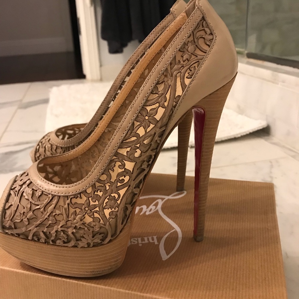 Christian Louboutin Pampas heels  37.5